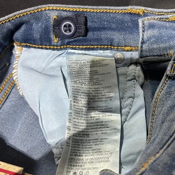 Levi’s 726 Flare High-rise slim thru thigh,wide leg opening,stretch adjust waist - Picture 5 of 6